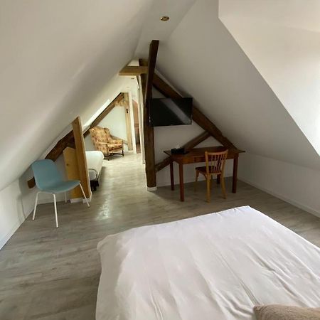 L'Annexe Du Chateau De Saint Genix מראה חיצוני תמונה