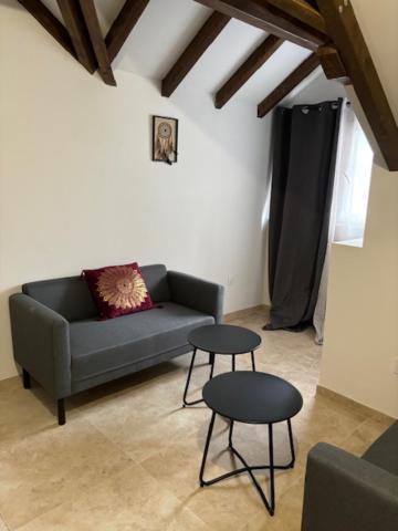 L'Annexe Du Chateau De Saint Genix מראה חיצוני תמונה