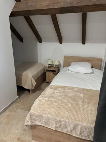 L'Annexe Du Chateau De Saint Genix מראה חיצוני תמונה